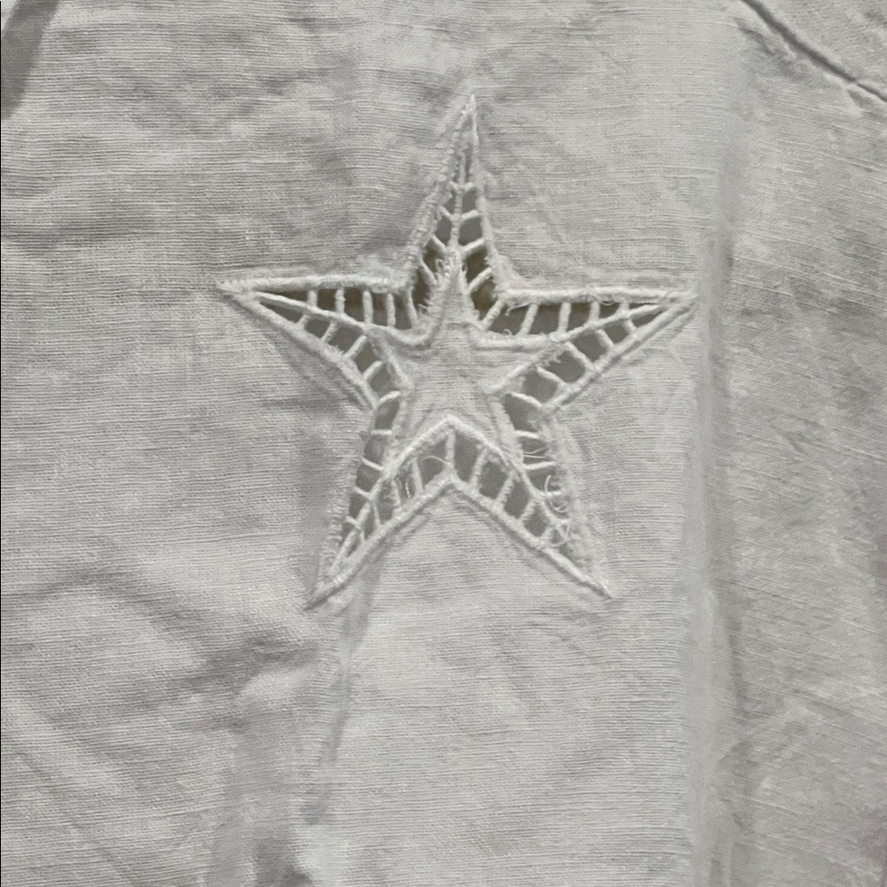 NWT- Rails White Collared Shirt and cut out stars - Picture 6 of 15